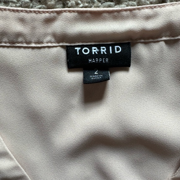 Pale pink Torrid Harper pull over blouse - Picture 4 of 4